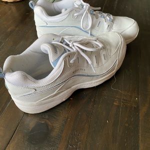 Women’s Easy Spirit Walk Run Leather Shoes size 10.5